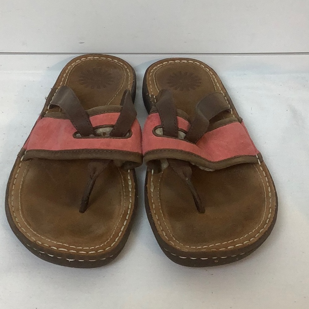 UGG “Matala” Sheepskin lined sandals in brown leather and coral suede.  Sz 9